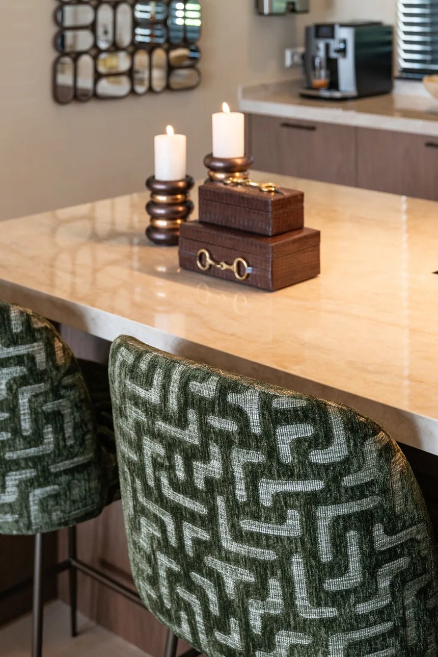 Tresenhocker Pullitzer in moss labyrinth, 54x62x101 cm von Richmond Interiors – Bild 9