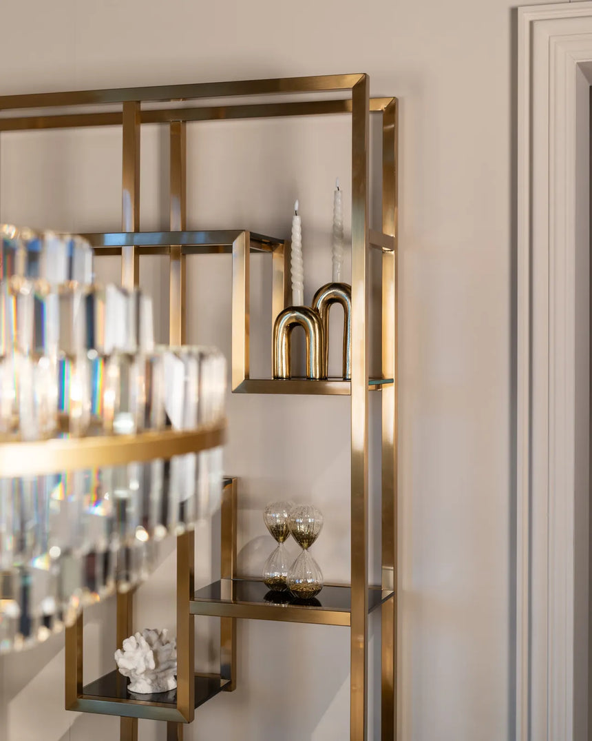 Vitrine Magnus aus Sicherheitsglas und Edelstahl in brushed gold, 108x29x230 cm von Richmond Interiors – Bild 2