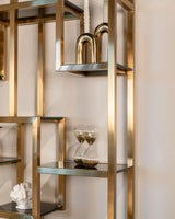 Vitrine Magnus aus Sicherheitsglas und Edelstahl in brushed gold, 108x29x230 cm von Richmond Interiors – Bild 9