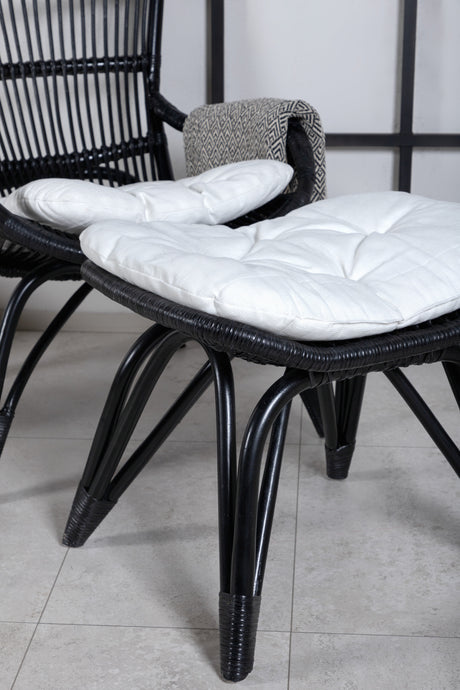 Ella Lounge Chair Schwarz Rattan / Offwhite Kissen - ZEN ZONE Furniture