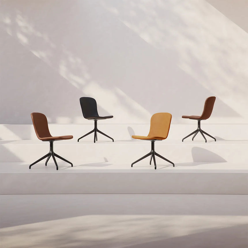 Chair no. One S1 Black Swivel – Bild 4