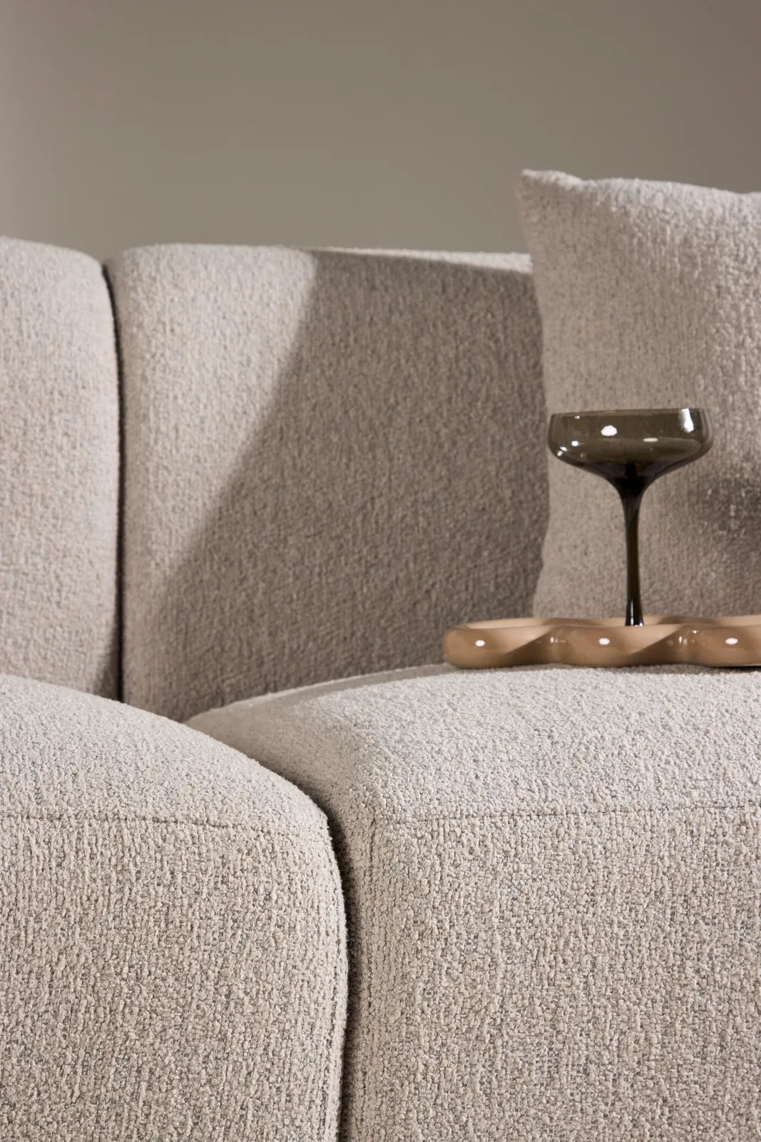 3-Sitzer Sofa Cielo in beige boucle, 268x96x76 cm von Venture Home – Bild 15