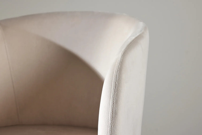 Berit Esszimmerstuhl - Walnuss Stahlbeine / Creme Samt von Venture Home – Produktbild 4