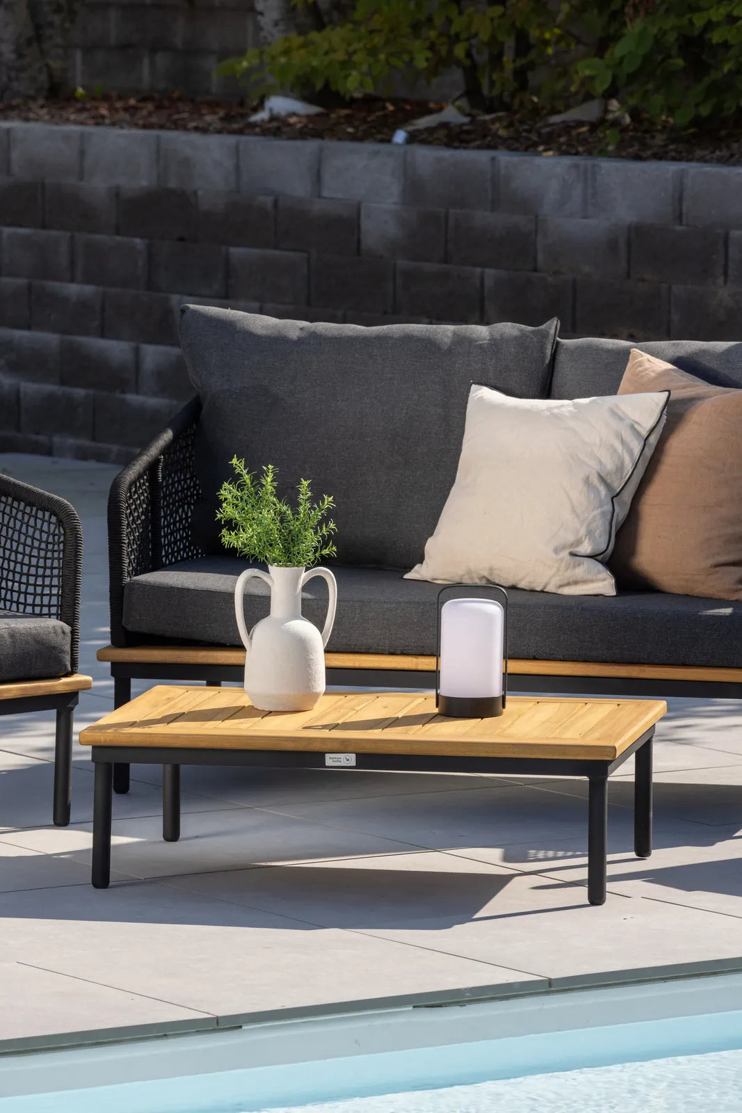 Garten Lounge-Set Andorra aus Aluminium schwarz, Akazie natur und schwarzem Geflecht von Venture Home – Bild 15