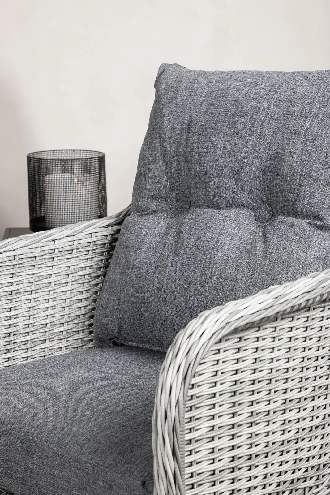 Garten Sitzgruppe Vikelund aus Kunststoffgeflecht und Glas in Grau von Venture Home – Bild 18