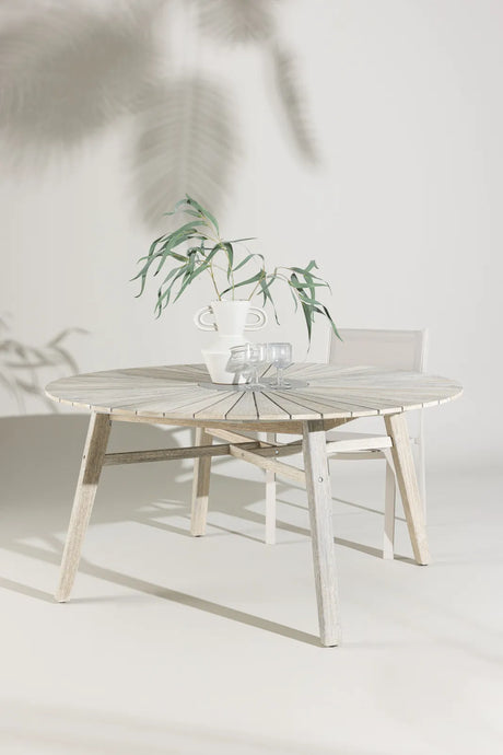 Gartentisch Rives aus Akazienholz und Zement in Whitewash und Grau, 150x150x75 cm von Venture Home – Bild 13