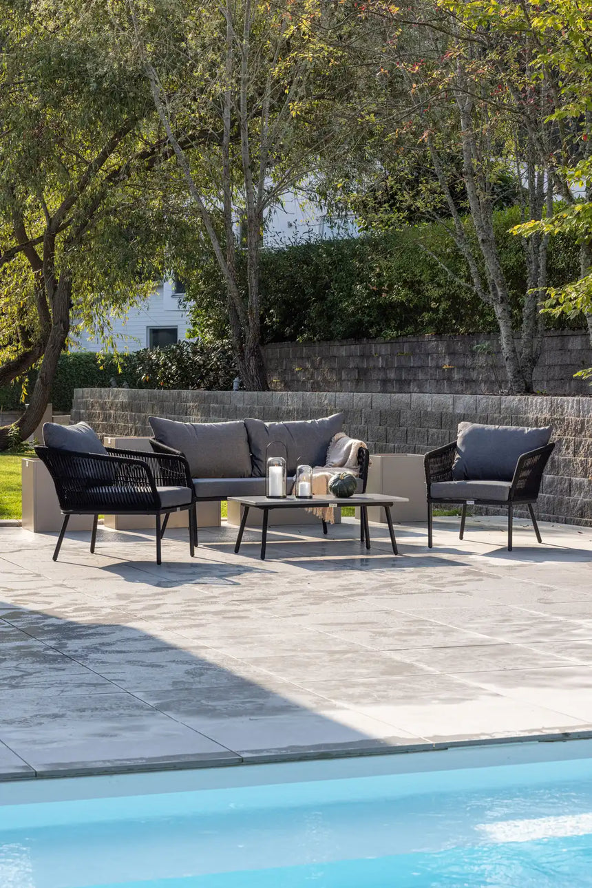 Outdoor Set Lindos aus Aluminium, Polyester Seil und Zement-Tischplatte in Schwarz/Schwarz/Grau von Venture Home – Bild 13