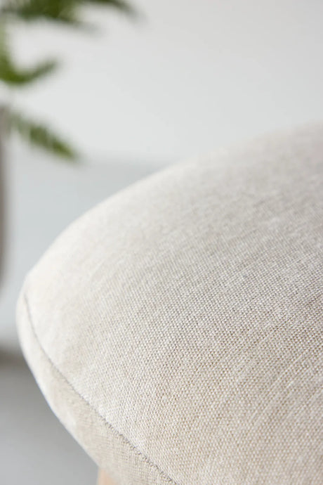 Pouf Rile aus Gummiholz in tünchenfarbenem Beige von Venture Home – Bild 15