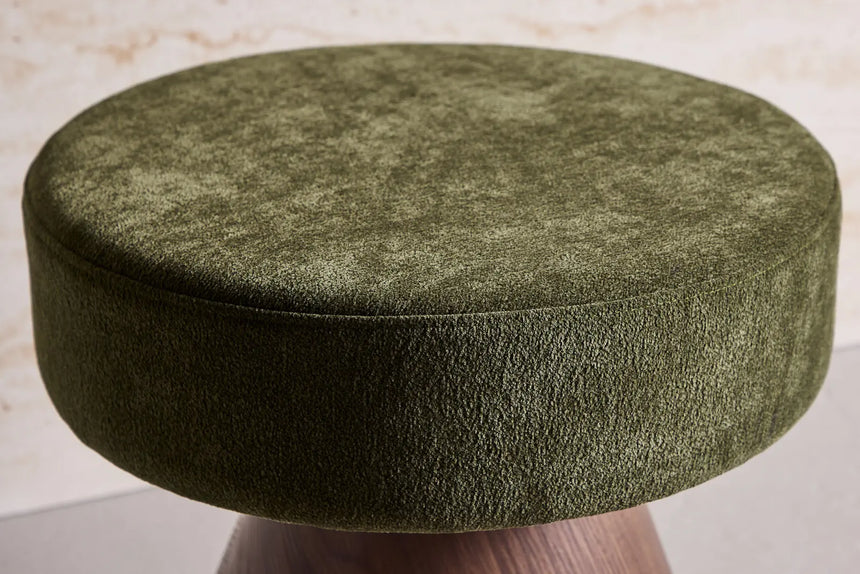 Runder Pouf mit mokkafarbenen Bein und dunkelgrünem Sitz ⌀48 von Venture Home – Bild 30