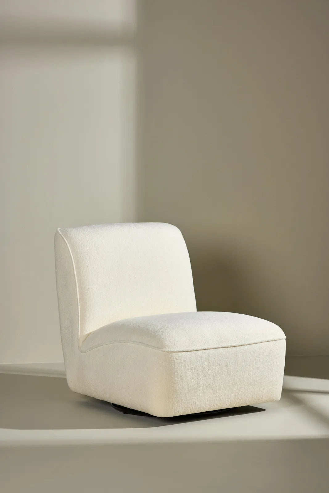 Sessel My aus weißem Bouclé von Venture Home – Bild 13