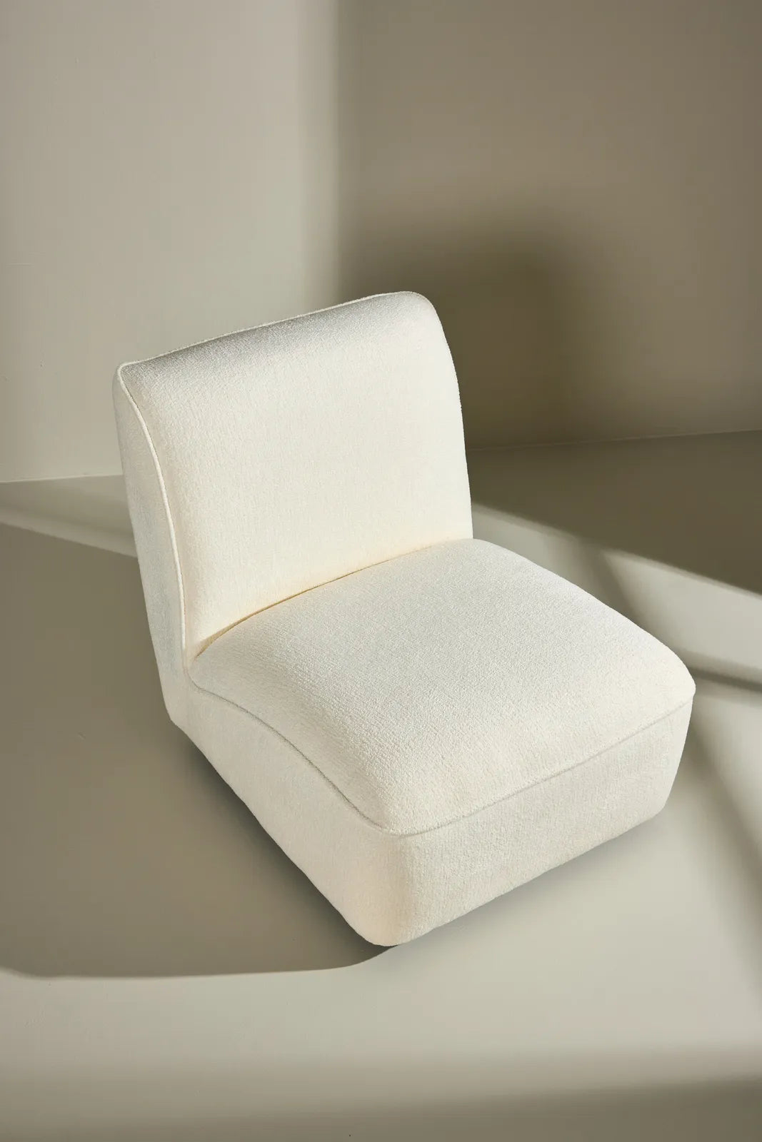 Sessel My aus weißem Bouclé von Venture Home – Bild 14