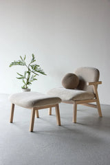 Sessel Rile aus Gummiholz mit Pouf in tünchenfarbenem Beige von Venture Home – Bild 13