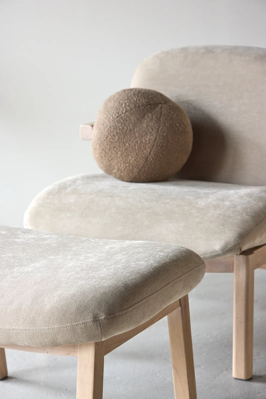 Sessel Rile aus Gummiholz mit Pouf in tünchenfarbenem Beige von Venture Home – Bild 14