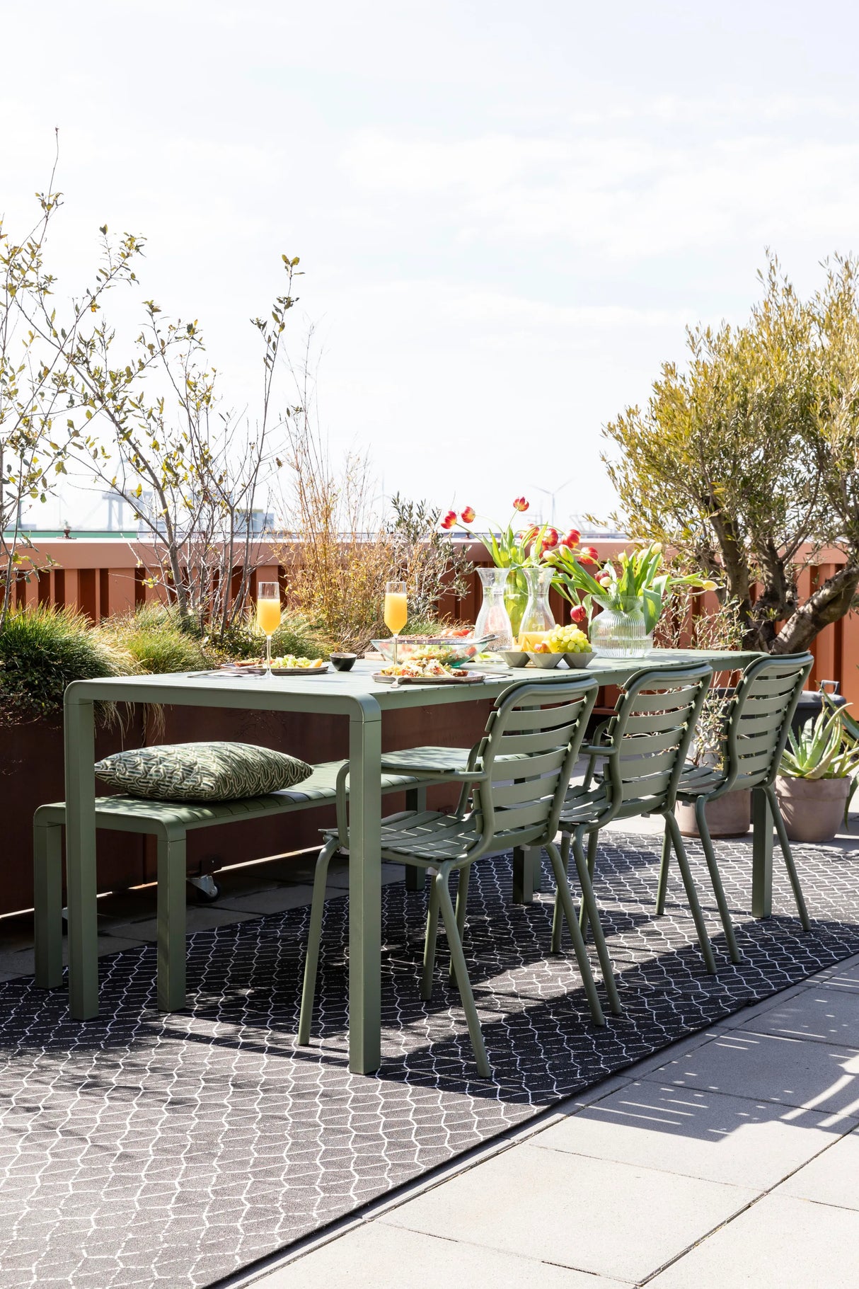 Vondel Gartentisch Grün 214x97  von Zuiver – Produktbild 10