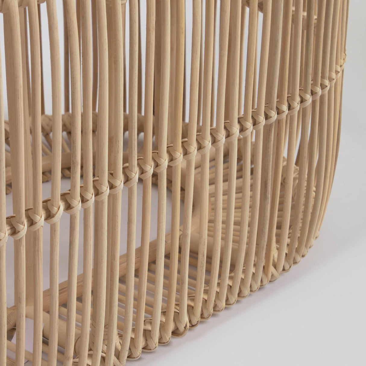 Lael Couchtisch aus Rattan mit natürlichem Finish Ø 110 x 60 cm - ZEN ZONE